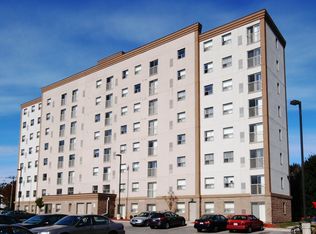 593 Strasburg Rd #211, Kitchener, ON N2E4J1