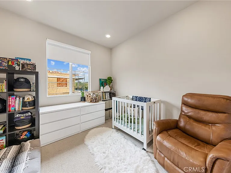 1484 W Sunrise Ln — Photo 9