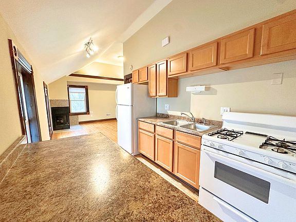 2nd image of 2261-2261A S Mound St #2261A-MKE