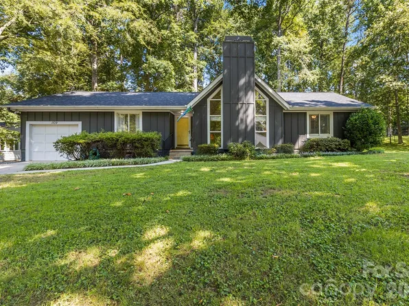 1109 S Magnolia St, Mooresville, NC 28115