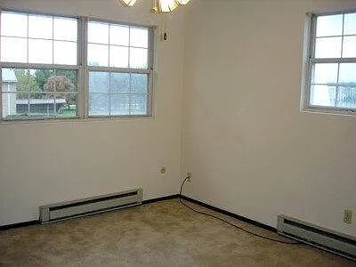 2 bed, 1.0 bath, $750 — Photo 4