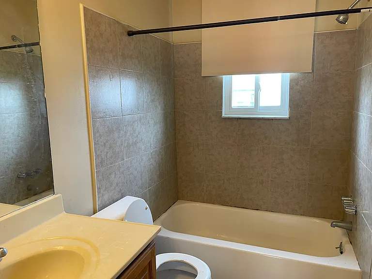 1933 Juniper Ln #25 — Photo 13