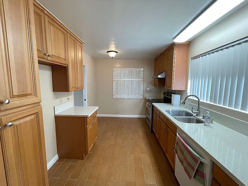 1st image of 850 Arcadia Ave Unit 15