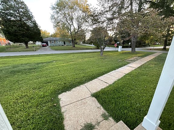 3rd image of 38 Hillsboro Rd