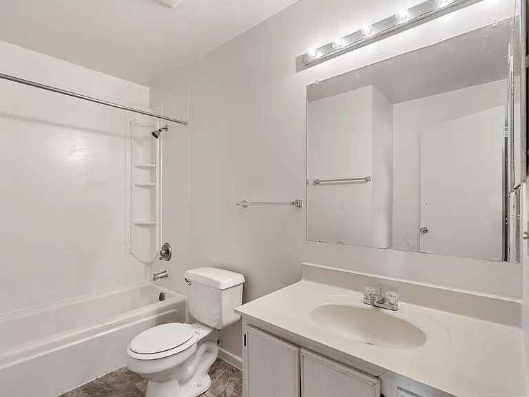 168 Lewis St — Photo 43