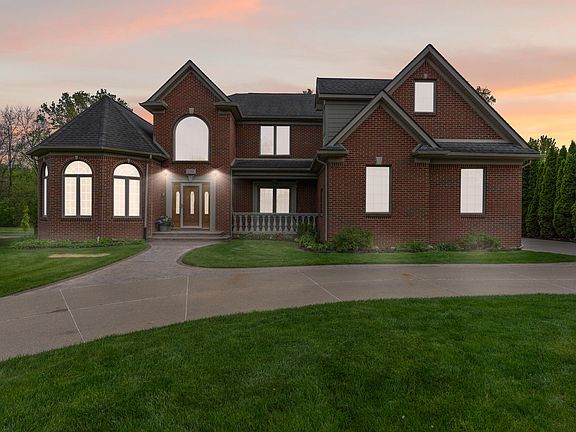 2nd image of 1348 Larayne Dr