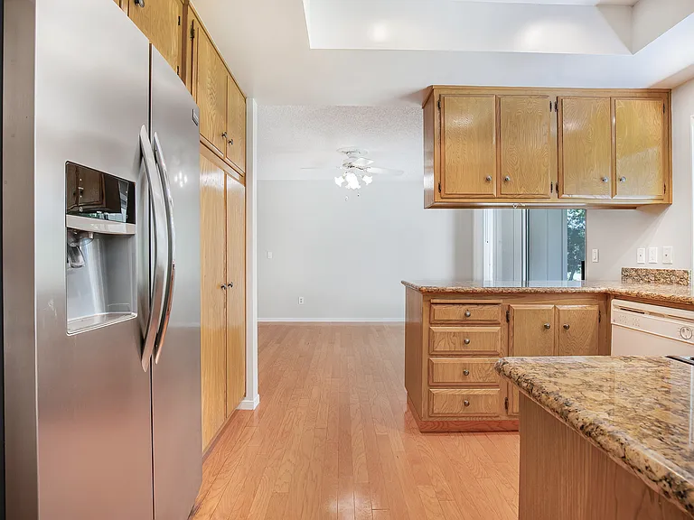 Meadowridge Ct — Photo 16