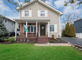 99 Arnold Ave, West Babylon, NY 11704