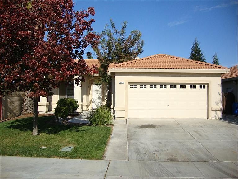 1st image of 340 Pinnacles Dr