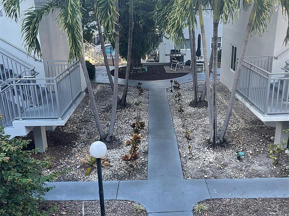 2nd image of 1001 SE 16th Street #18