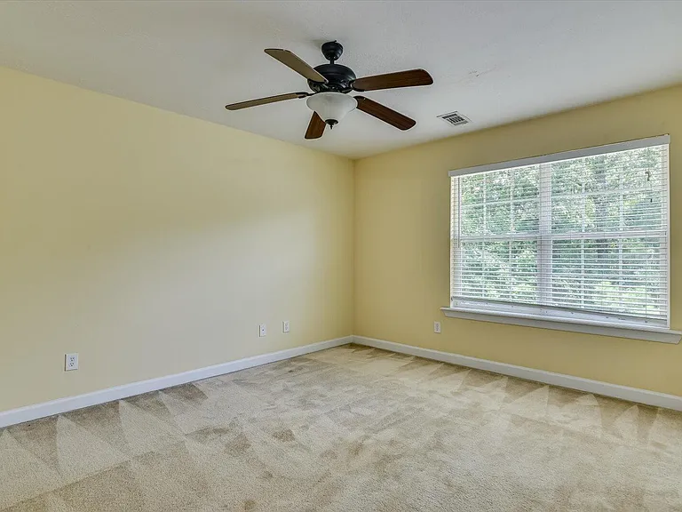 2103 Wythe Dr — Photo 40