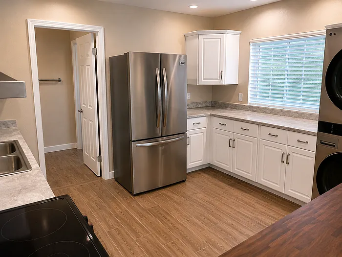 2885 Coral St #2 — Photo 10