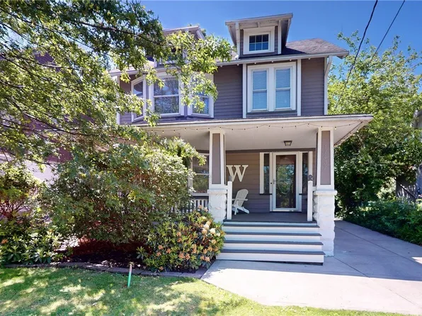17487 Clifton Blvd, Lakewood, OH 44107