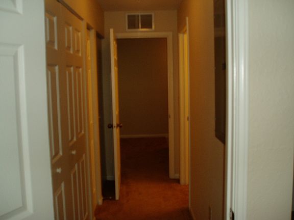 5th image of 940 Village Trl Unit 5-304