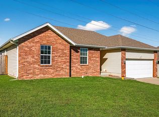 3331 S Hillcrest St, Springfield, MO 65807