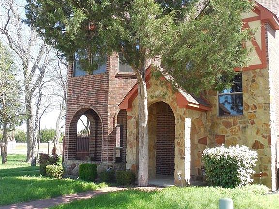2nd image of 504 Phillip Dr