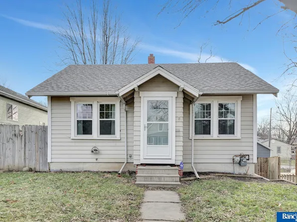 5019 Pioneers Blvd, Lincoln, NE 68506