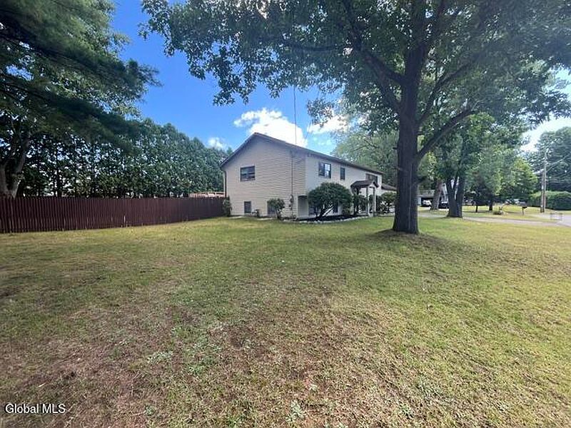 3rd image of 12 Worden Drive
