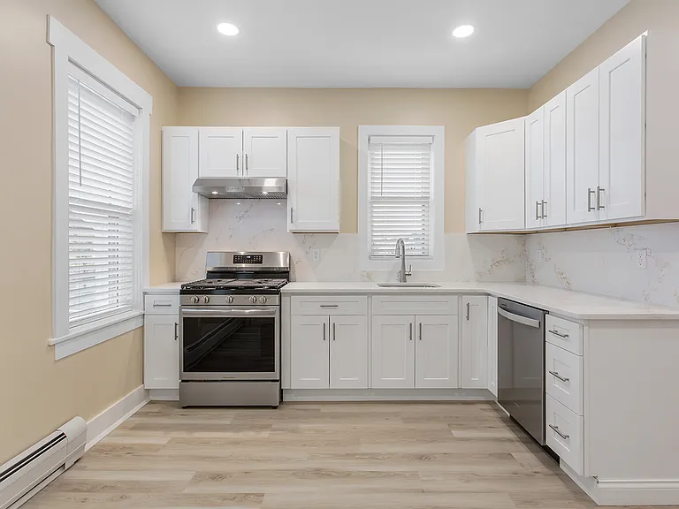 87 Paterson Ave #2 — Photo 6