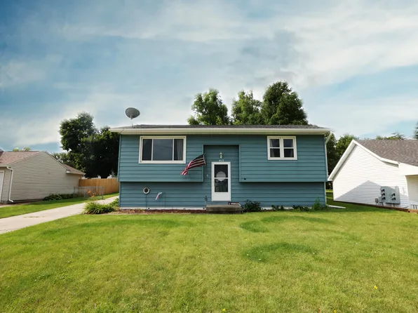 412 6th St NW, Mitchellville, IA 50169