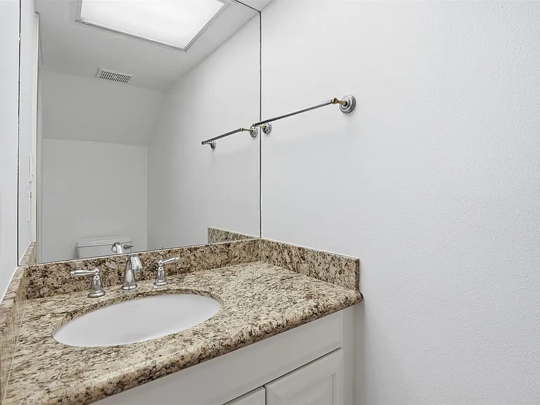1920 Augusta Dr #31 — Photo 9