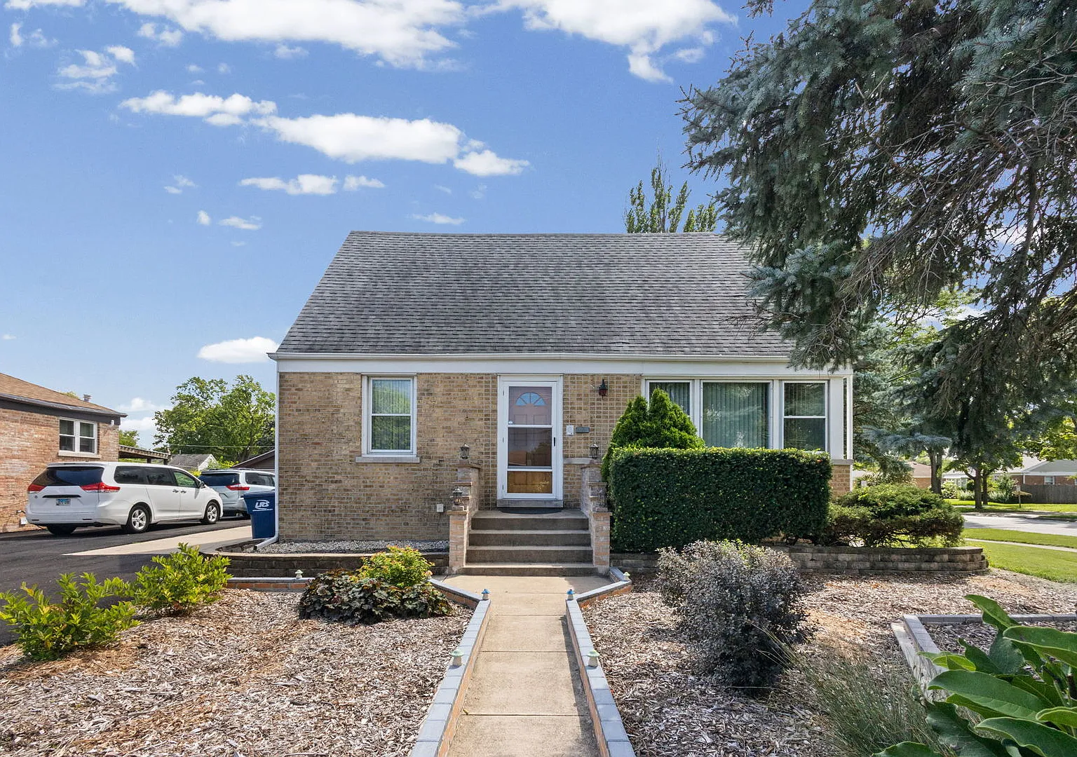 3 bed, 1400 sqft, $3,500 — Photo 1