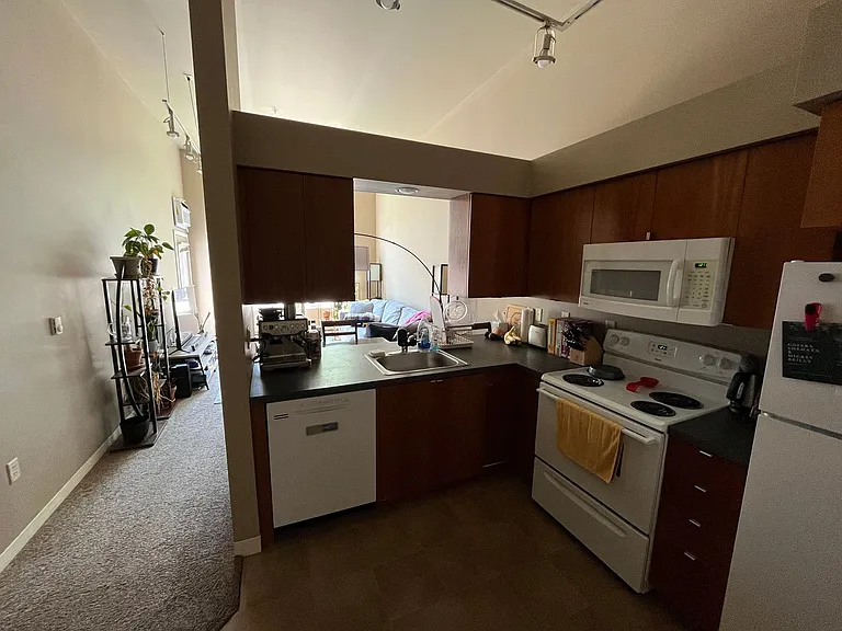 312 Wisconsin St — Photo 6