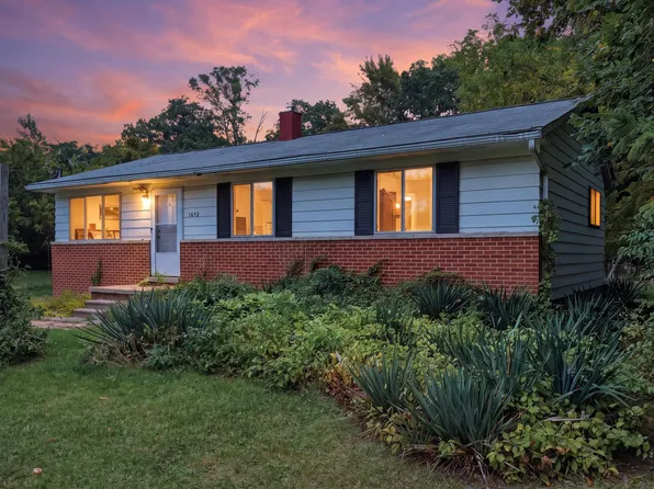 1692 N Hix Rd, Westland, MI 48185