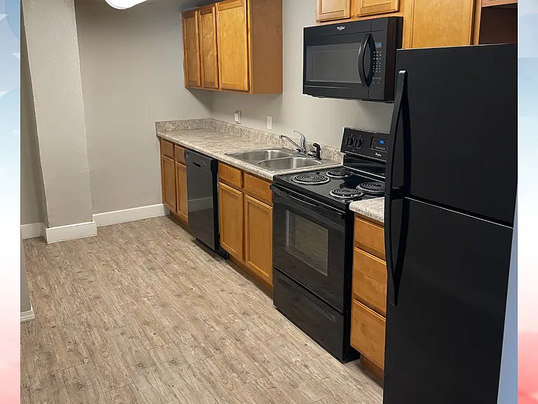 Laguna Lofts — Photo 14