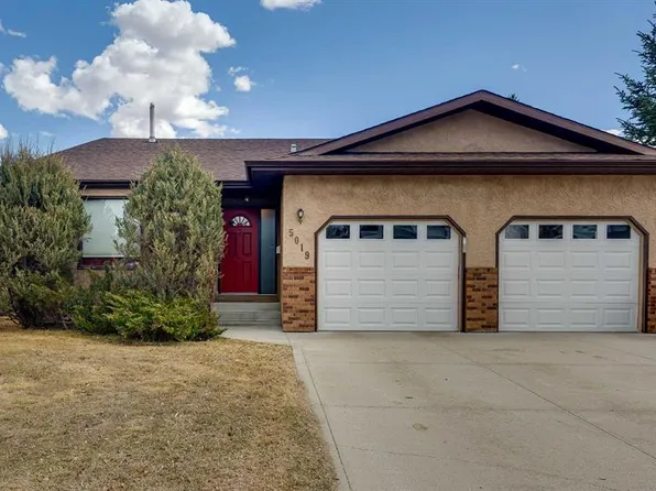 5019 NW Sixty Street Close, Lacombe, AB T4L 1M3