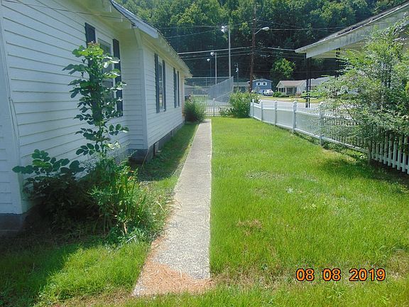 3rd image of 323 Fm Stafford Ave