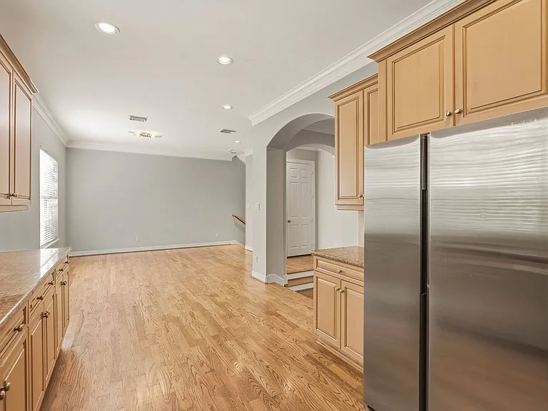 822 Stuart St — Photo 13