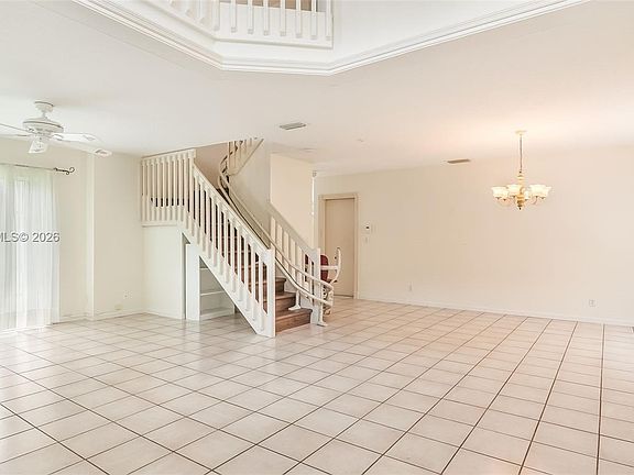 3rd image of 11295 Roundelay Rd