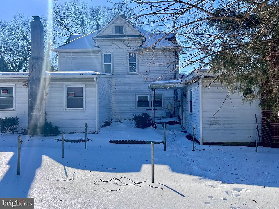 1st image of 320 Company St