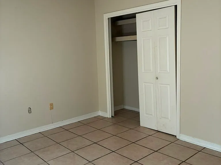 2402 Jamestown Way — Photo 4