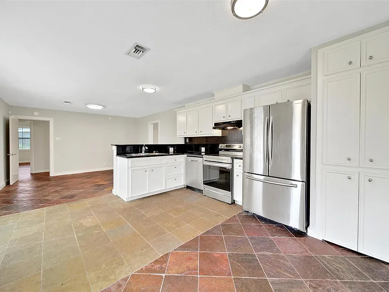 3315 S Braeswood Blvd — Photo 10