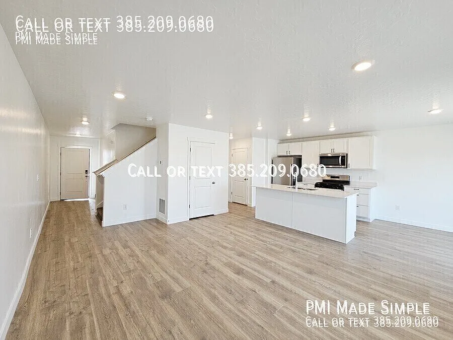 $250 Off 1st Mo! Beautiful, Spacious And Bright Townhome In Saratoga Springs — Photo 1