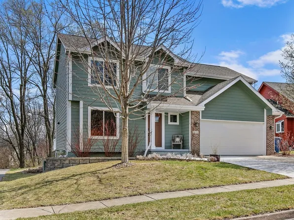 6836 Mill Pond Dr, Urbandale, IA 50322