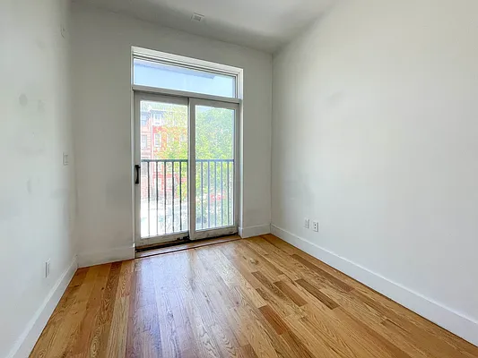 Rented by ERNY LLC | media 7