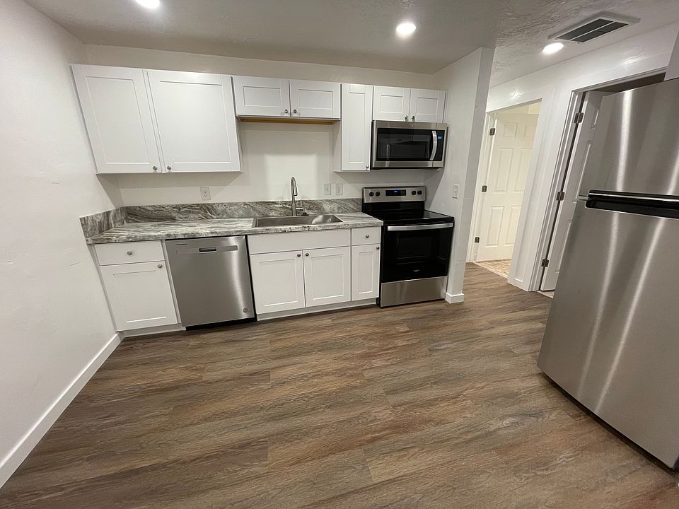 1st image of 2204 E Hugo Ave