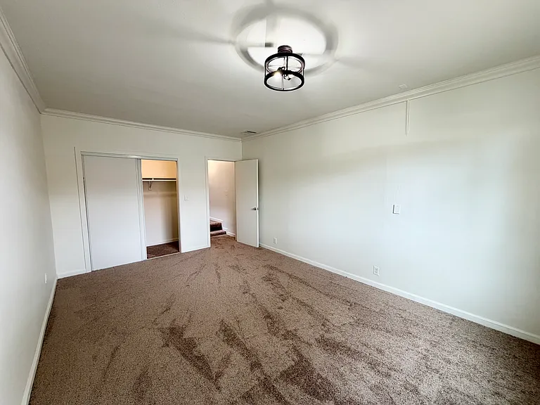 2525 E 19th St #10 — Photo 24