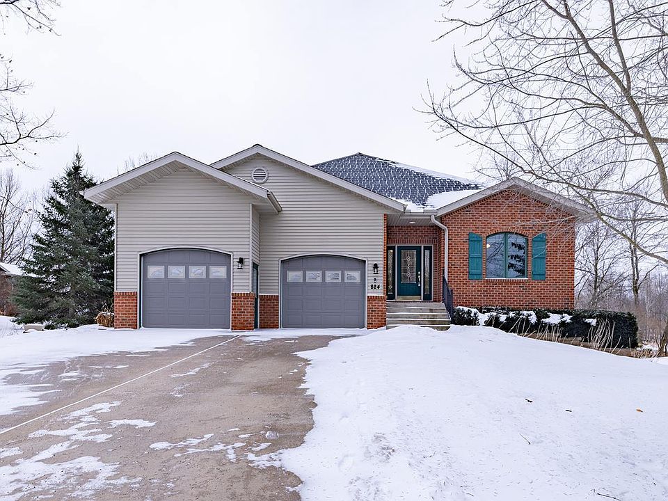 1st image of 824 FAIRWAY DRIVE