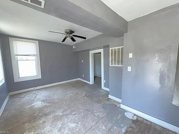 3rd image of 3004 George Washington Hwy