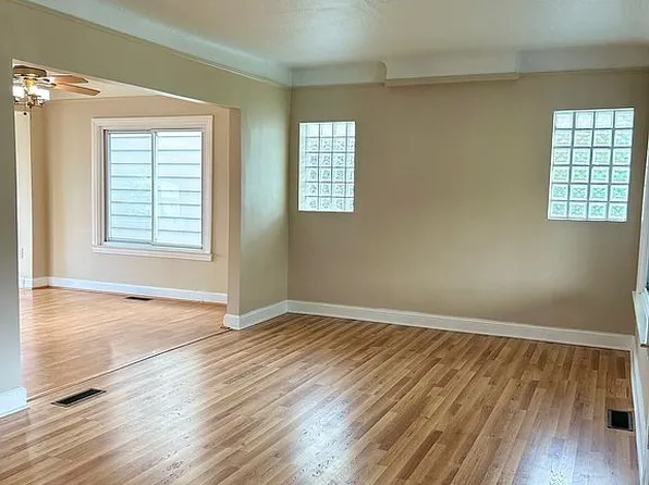 17740 Hanna St, Melvindale, MI 48122