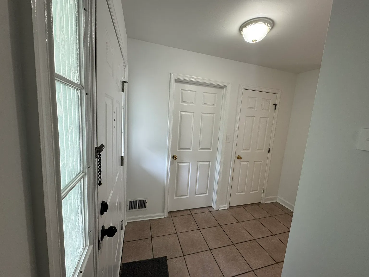 3 bed, 2.5 bath, 1680 sqft, $2,200 — Photo 4