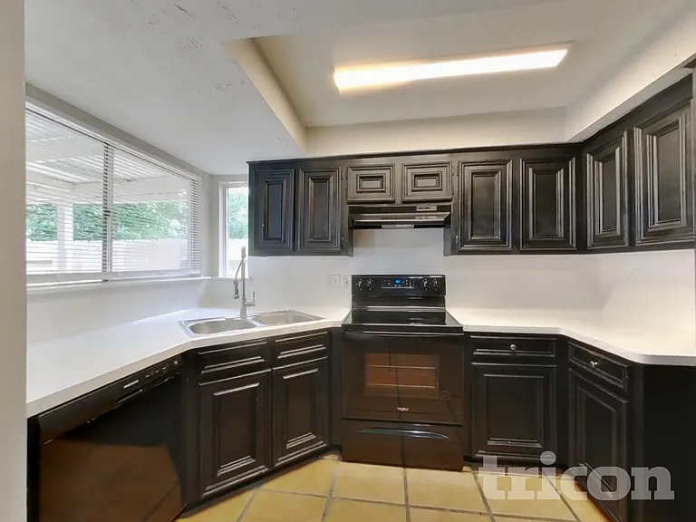 4422 Monteith Dr — Photo 6