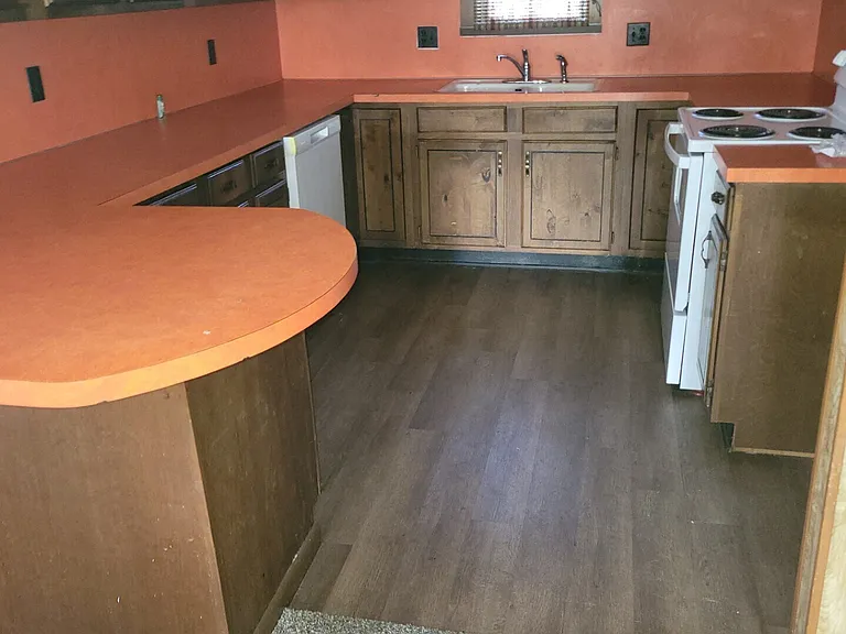 819 W Broadway Ave — Photo 5