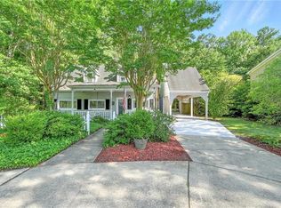 1068 Washington Dr, Chesapeake, VA 23322