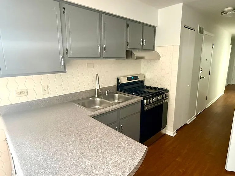 14723 Kilpatrick Ave — Photo 7