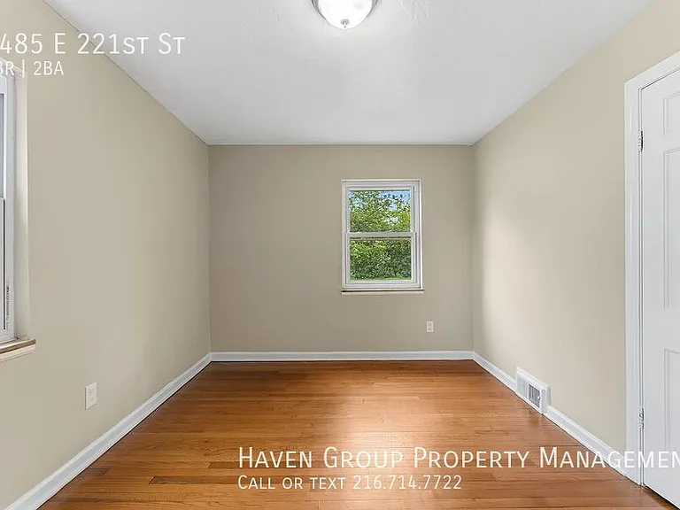 1485 E 221st St — Photo 13